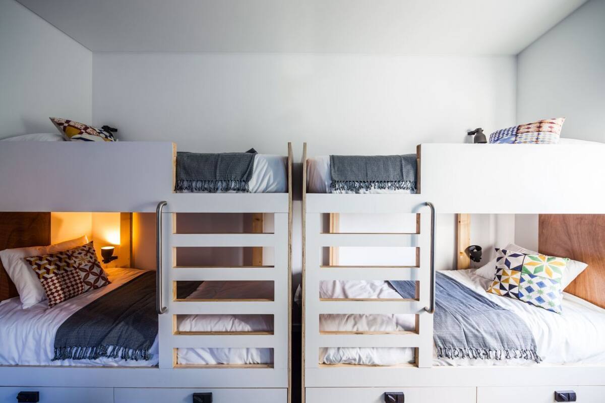 Soundproofing, free WiFi