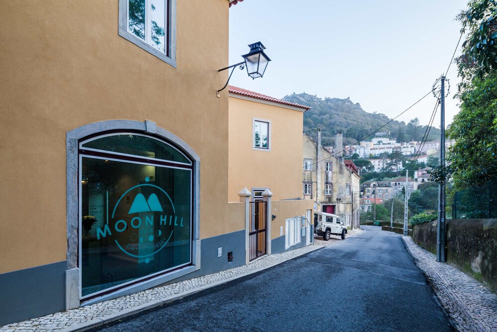 Moon Hill Hostel by null