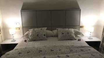 Seprai premium, selimut bulu angsa, brankas, dan didekorasi berbeda-beda