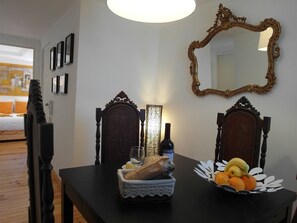 In-room dining - SantoSweethome 1 (Lisbon)