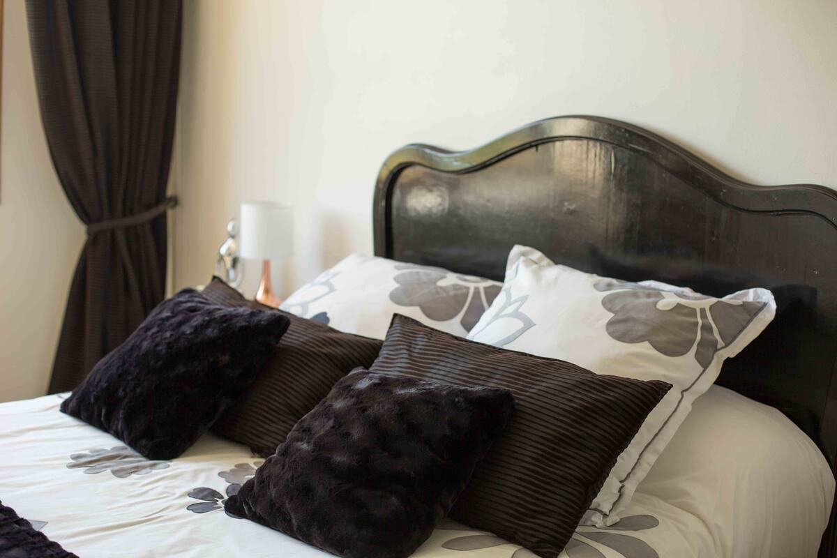 Double Room (Sonate)