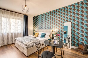 Classic Triple Room (Private External Bathroom) | Memory foam beds, blackout drapes, soundproofing, free WiFi - AwesHome - Vintage Rooms (Pisa)