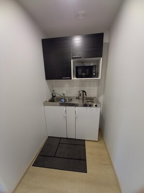 Fridge, microwave