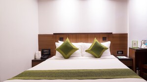Standard Room | Desk, WiFi (free) - Treebo Olive Inn Near Bkc (Mumbai)