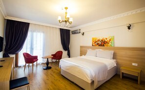 Desk, rollaway beds, free WiFi