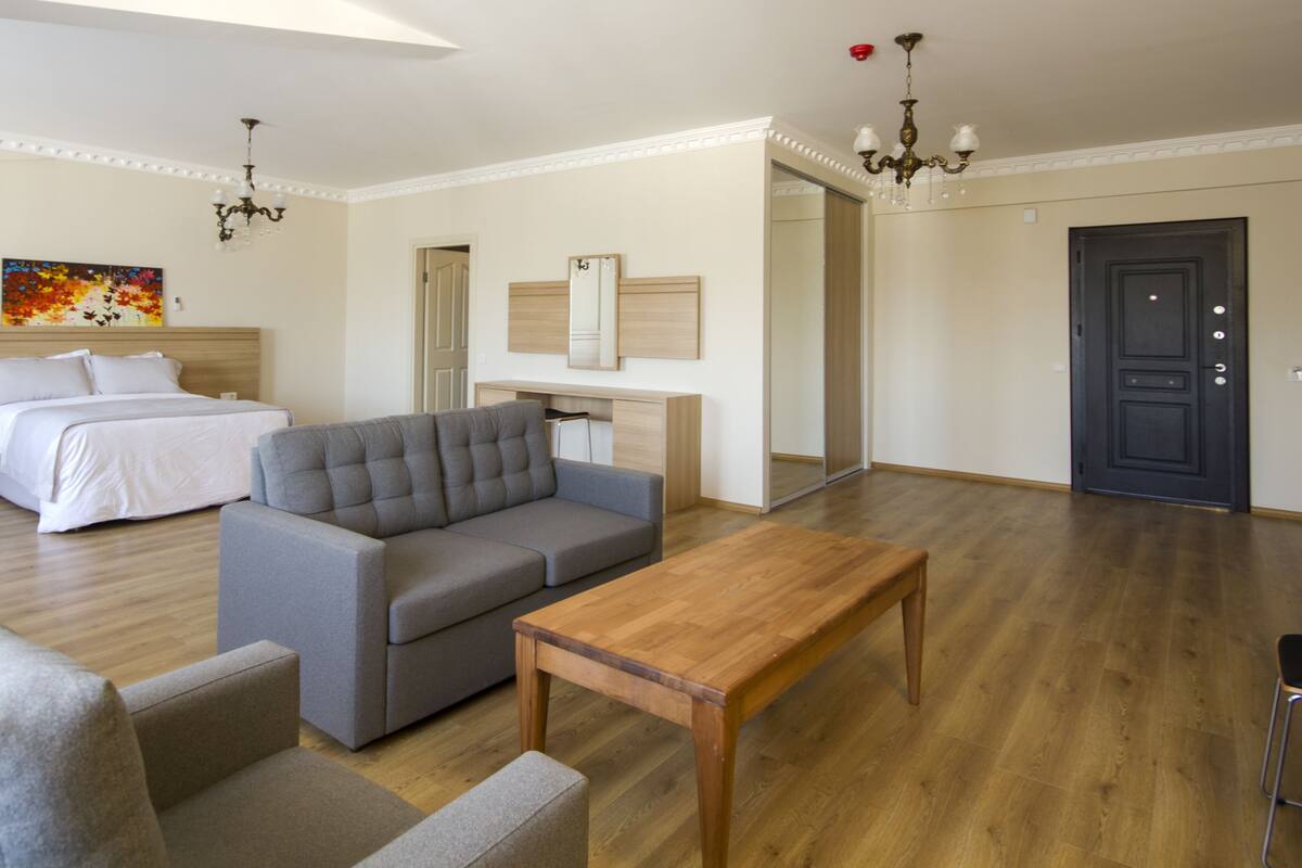 Desk, rollaway beds, free WiFi