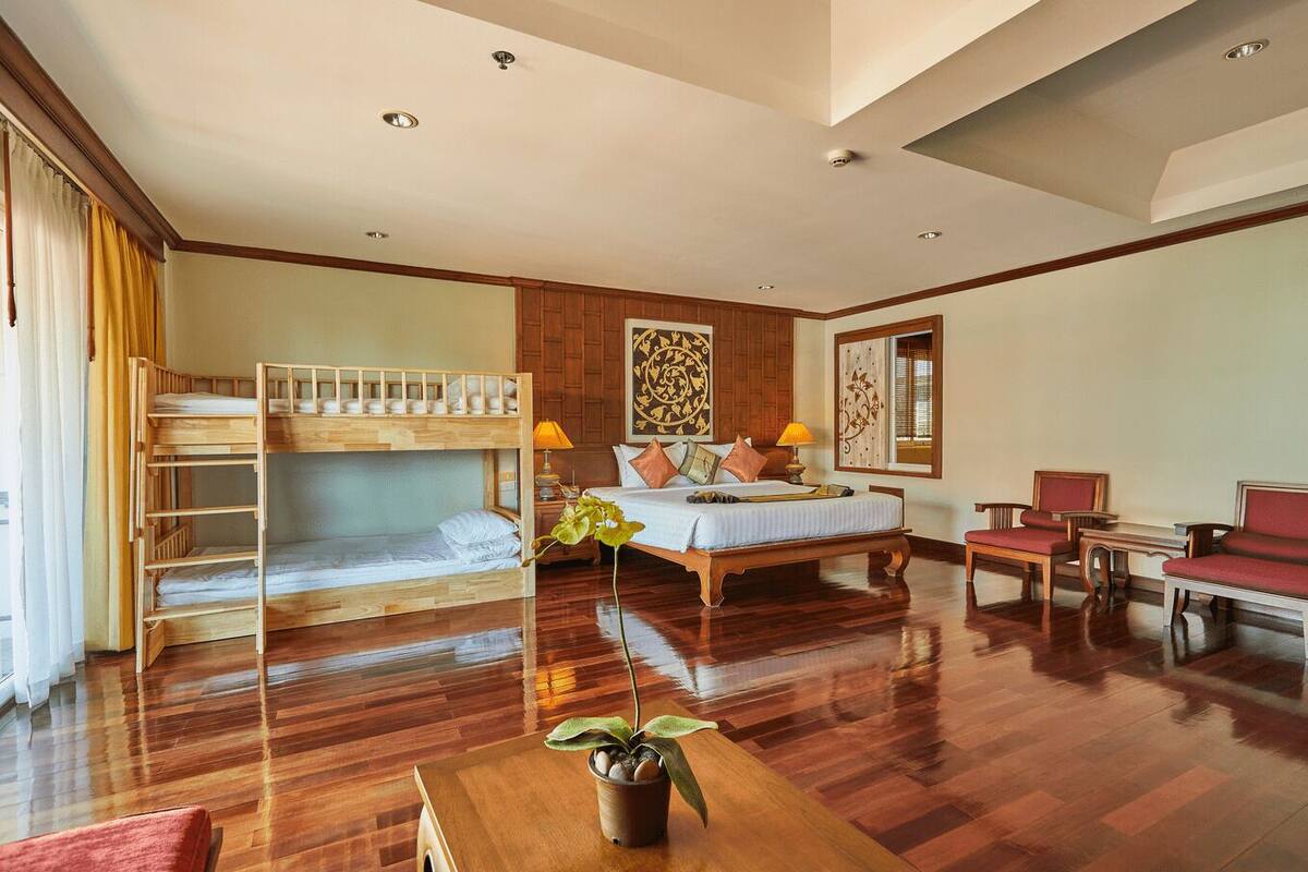 Artículos del minibar gratis y caja de seguridad en la habitación