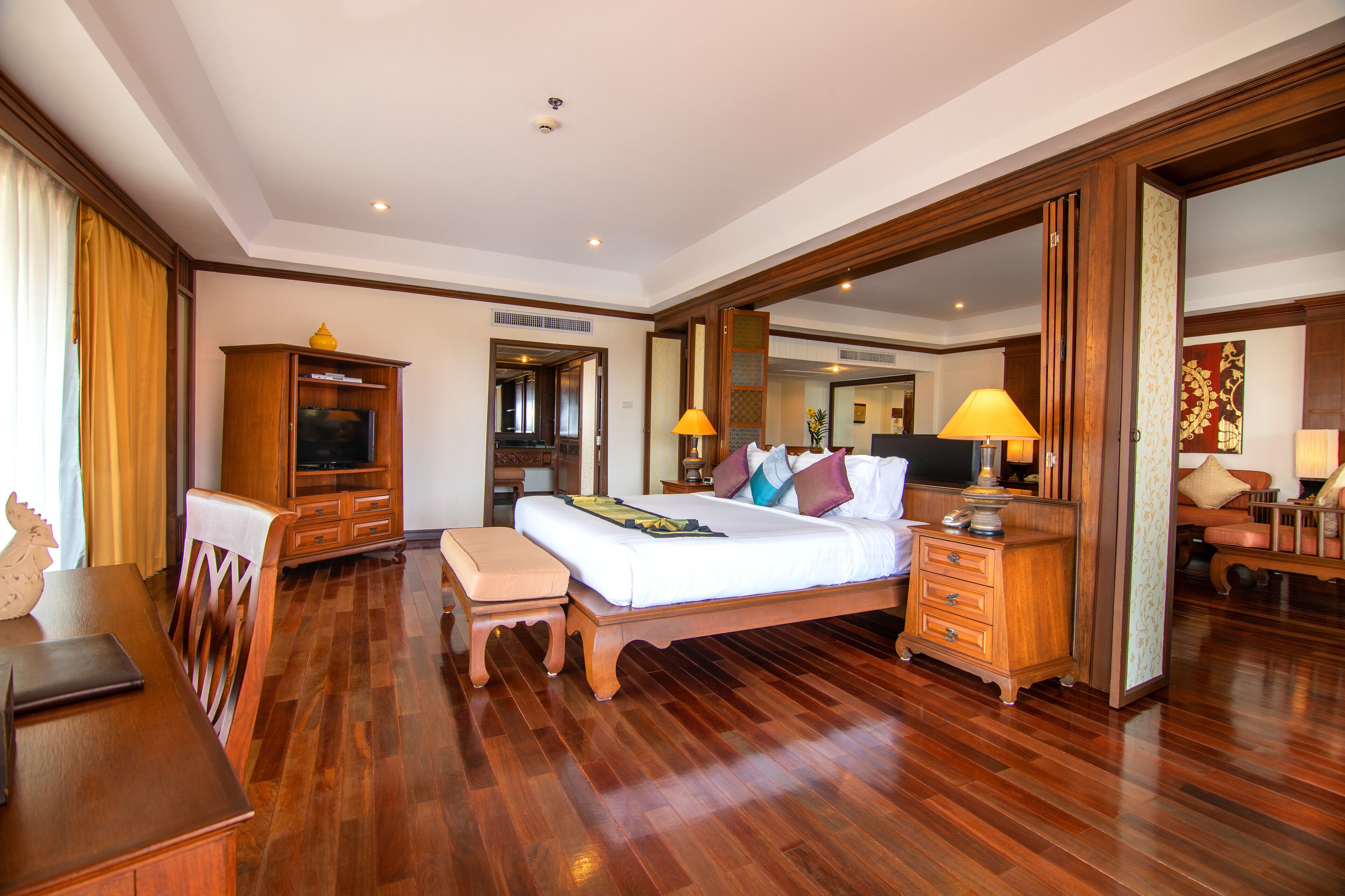 executive room, 2 bedrooms, non smoking | 1 bedroom, free minibar items, in-room safe, desk