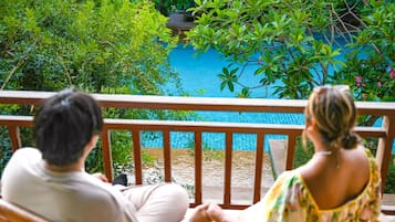 Superior King - Pool View | Näkymä huoneesta