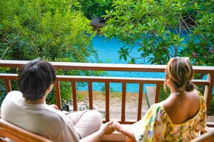 Superior King - Pool View | 客房景观