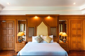 Free minibar items, in-room safe, individually decorated - Avalon Beach Resort (Pattaya)