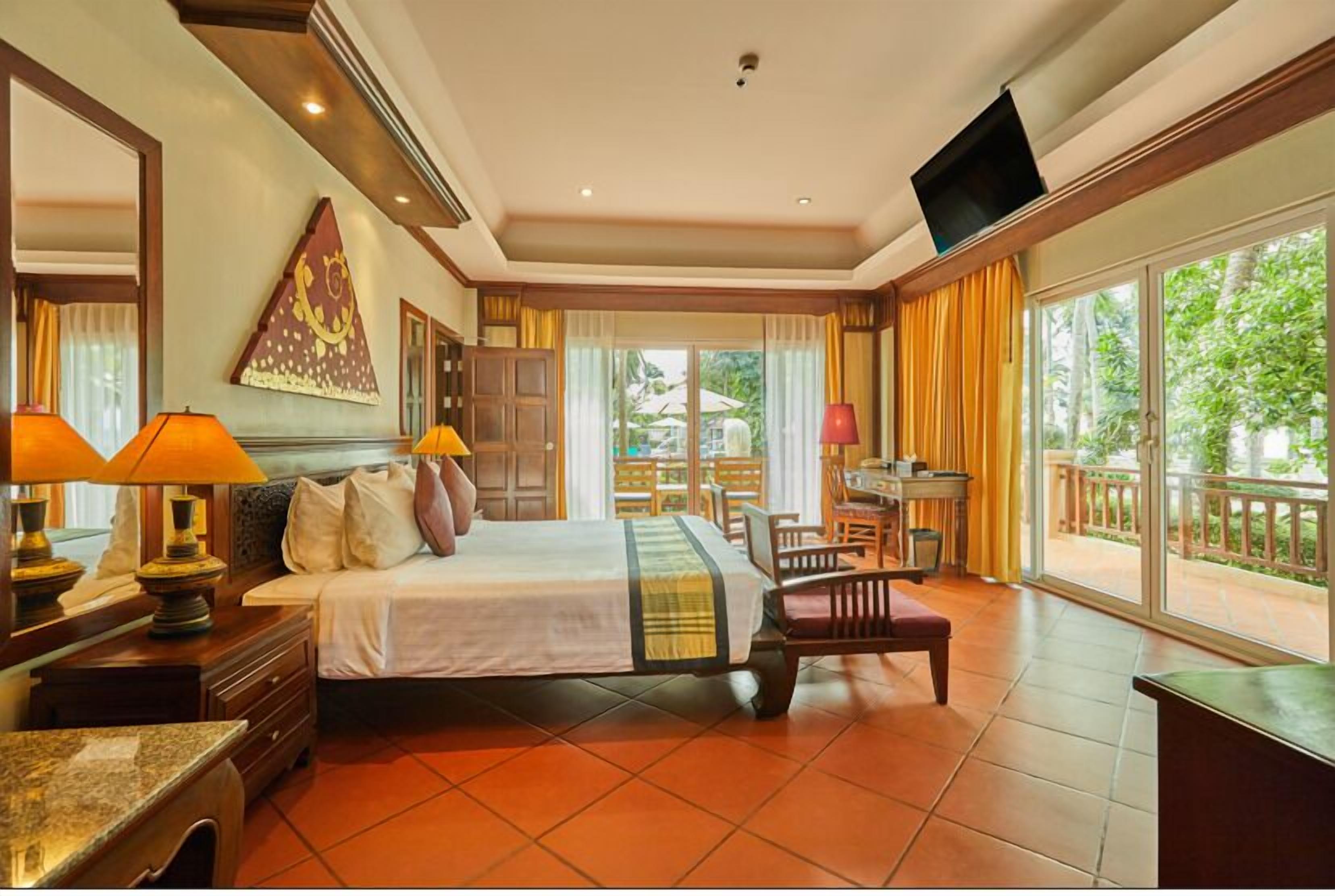 2 Bedrooms - Pool Access Junior | Frigobar (abastecido com alguns itens grátis), cofres nos quartos