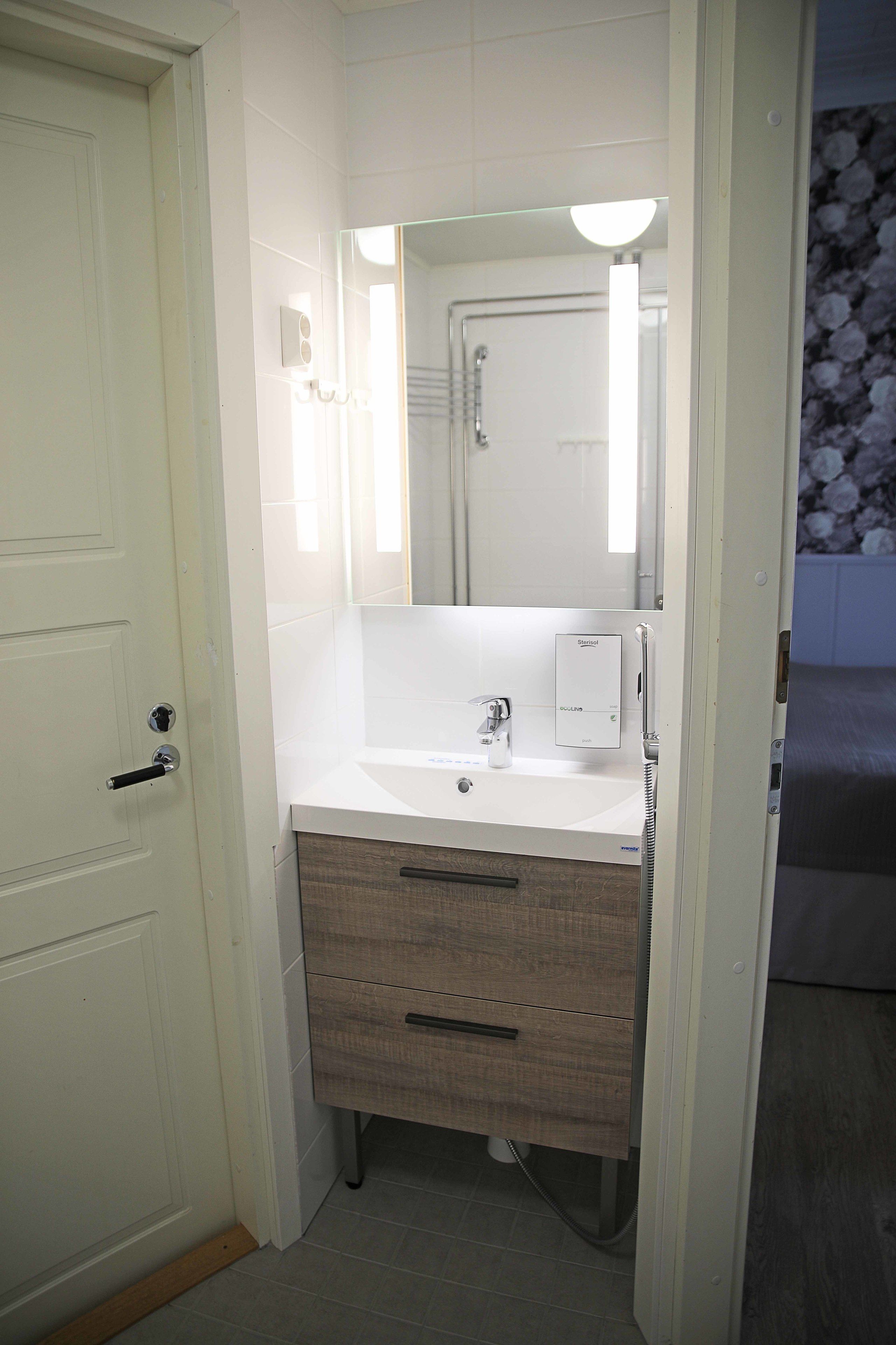 Suite | Bathroom sink