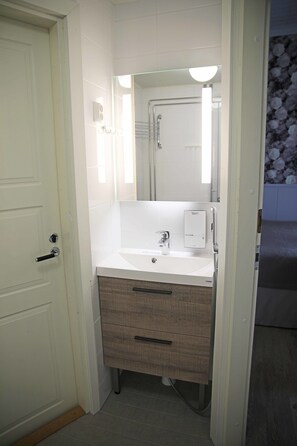 Suite | Bathroom sink