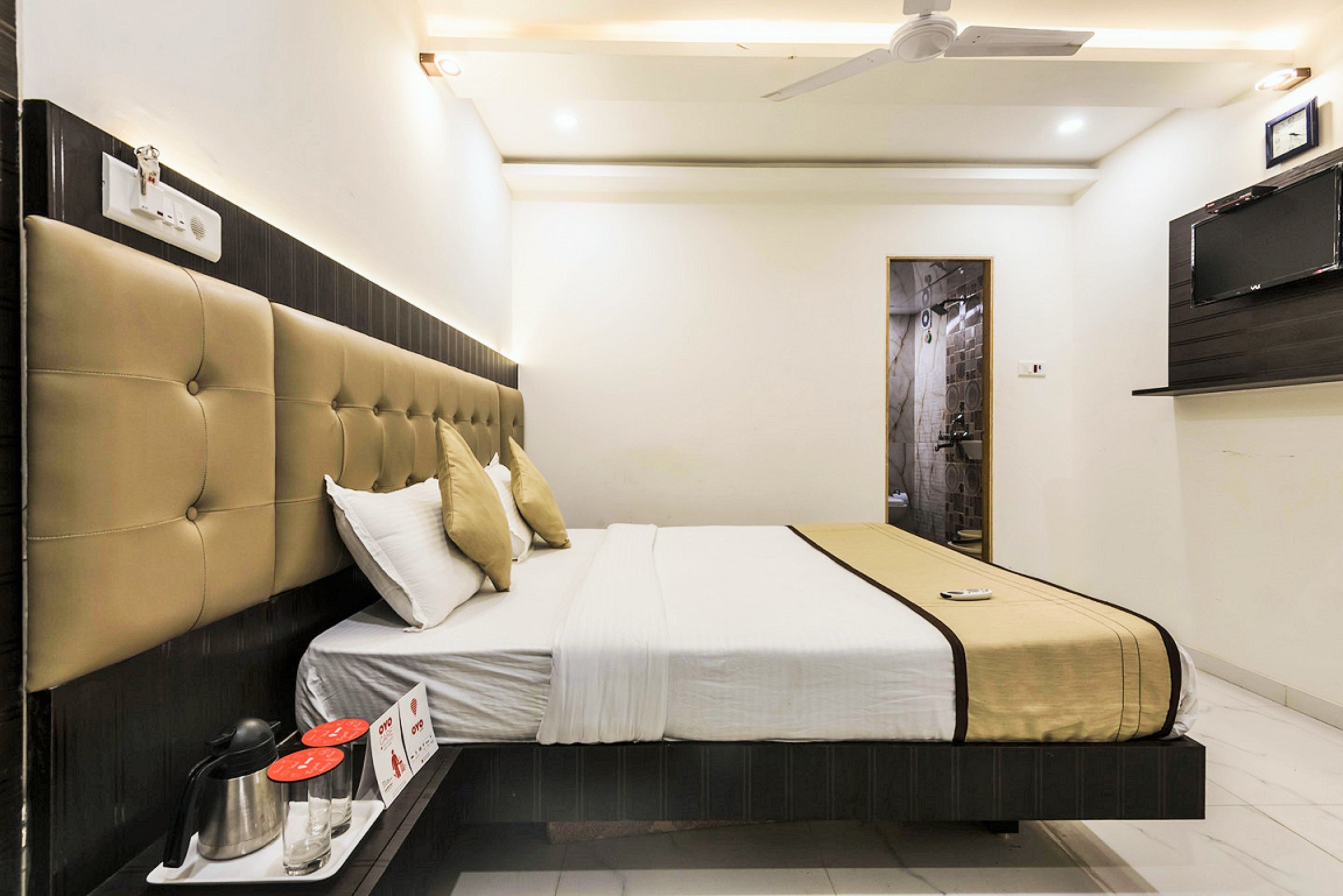 deluxe double room | desk, soundproofing, rollaway beds, free wifi