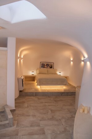 Traditional Room, 1 Queen Bed (Rousa) | Desk, laptop workspace, iron/ironing board, free WiFi - Kadia Traditional Residences (Santorini)