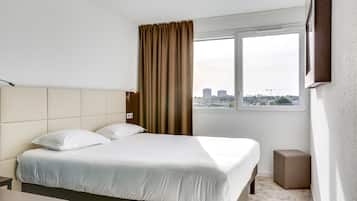 Tweepersoonskamer | 1 slaapkamer, een bureau, verduisterende gordijnen, geluiddichte muren