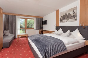 Double Room | In-room safe, desk, free cots/infant beds, free WiFi - Hotel Kreuz (Pfunds)