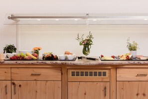 Free daily buffet breakfast 