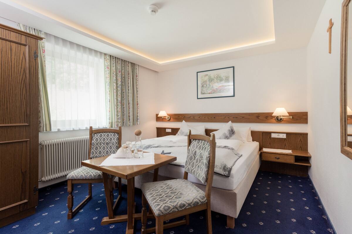 In-room safe, desk, cribs (free), WiFi (free)