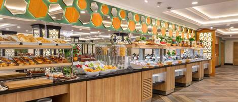 Daily buffet breakfast (AZN 15.00 per person)