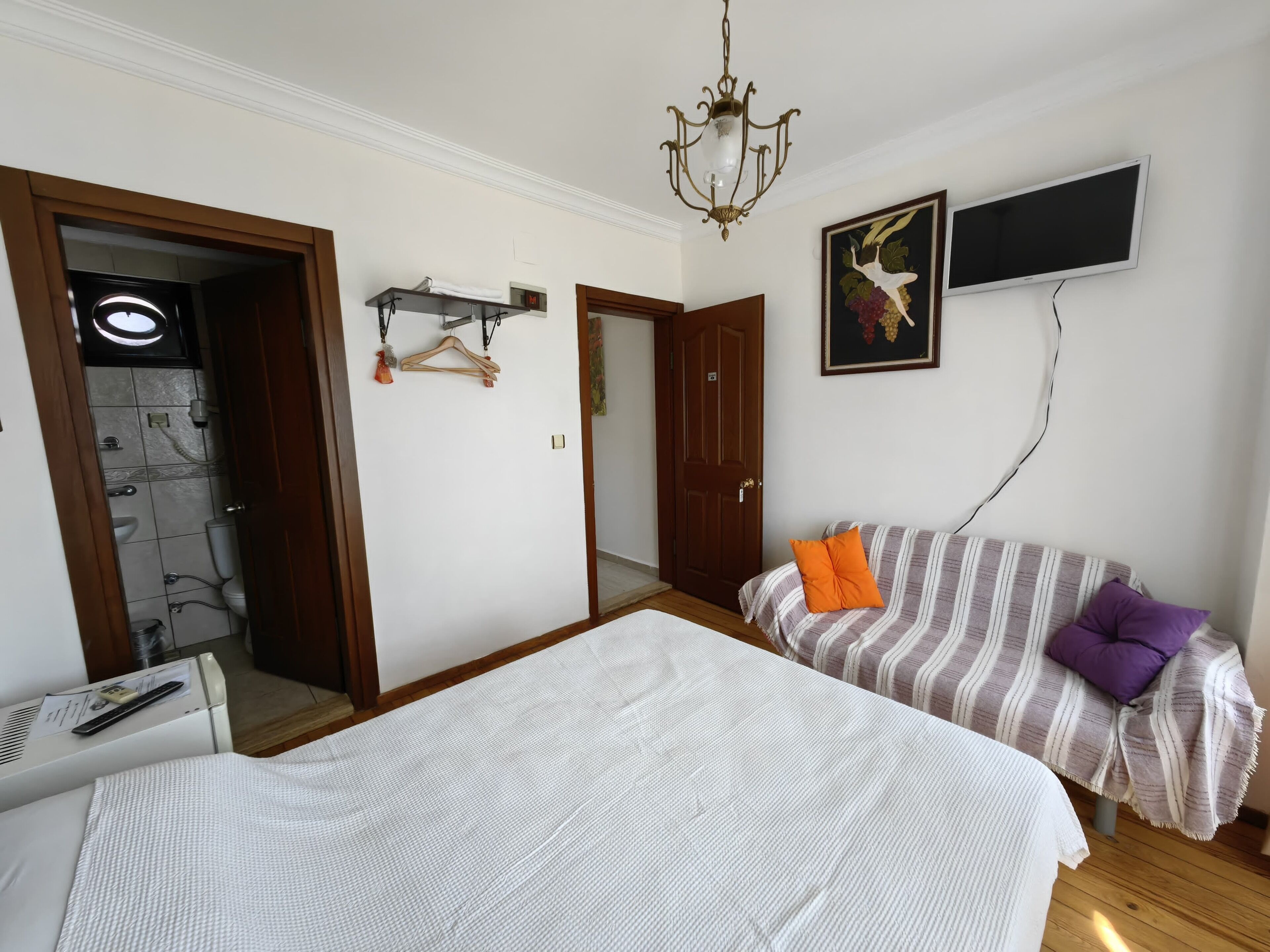 standard double room, non smoking, partial sea view | 1 bedroom, premium bedding, minibar, blackout curtains