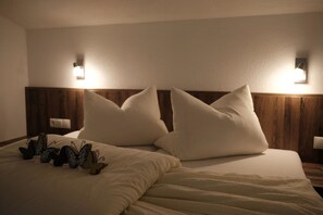 1 Schlafzimmer, Allergikerbettwaren, Zimmersafe, individuell dekoriert