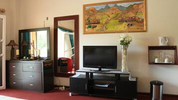 Sängtillbehör av högsta kvalitet, minibar, skrivbord och gratis wi-fi