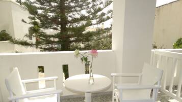 Studio, Garden View | Balcony