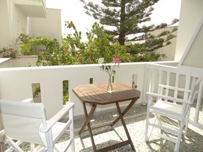 Double Room, Garden View | Balcony