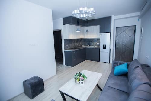 Apartment, 1 Queen Bed with Sofa bed, Mountain View | Premium bedding, down comforters, in-room safe, blackout drapes