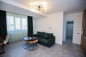 Căn hộ, 1 giường cỡ queen và sofa giường | Bộ đồ giường cao cấp, chăn bông, két bảo mật tại phòng 