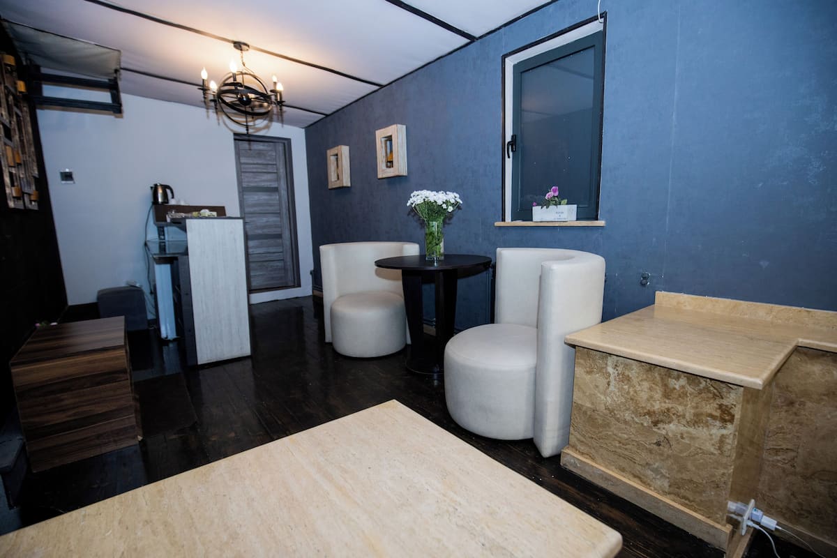 Deluxe-Doppelzimmer | 1 Schlafzimmer, Zimmersafe, Schreibtisch, Verdunkelungsvorhänge