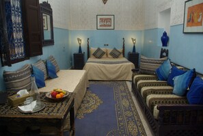 Room (Essaouira) | Premium bedding, free cribs/infant beds, free WiFi, bed sheets - Riad Abaca Badra (Marrakech)