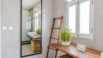 Rumah, 2 kamar tidur | Kamar mandi | Shower, perlengkapan mandi gratis, pengering rambut, dan jubah mandi