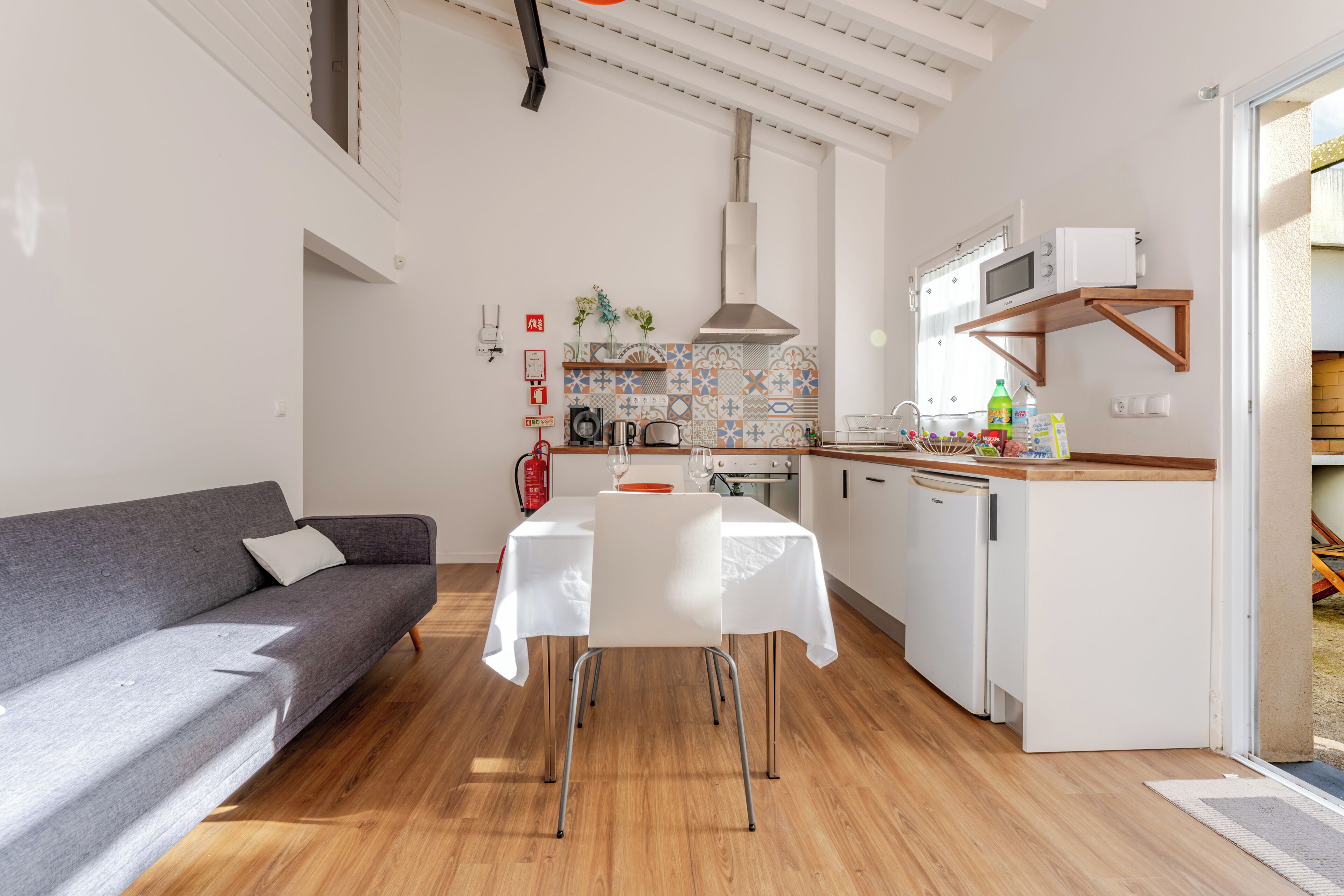 Casa, 1 quarto | Cozinha privada | Geladeira, micro-ondas, fogão, cooktop