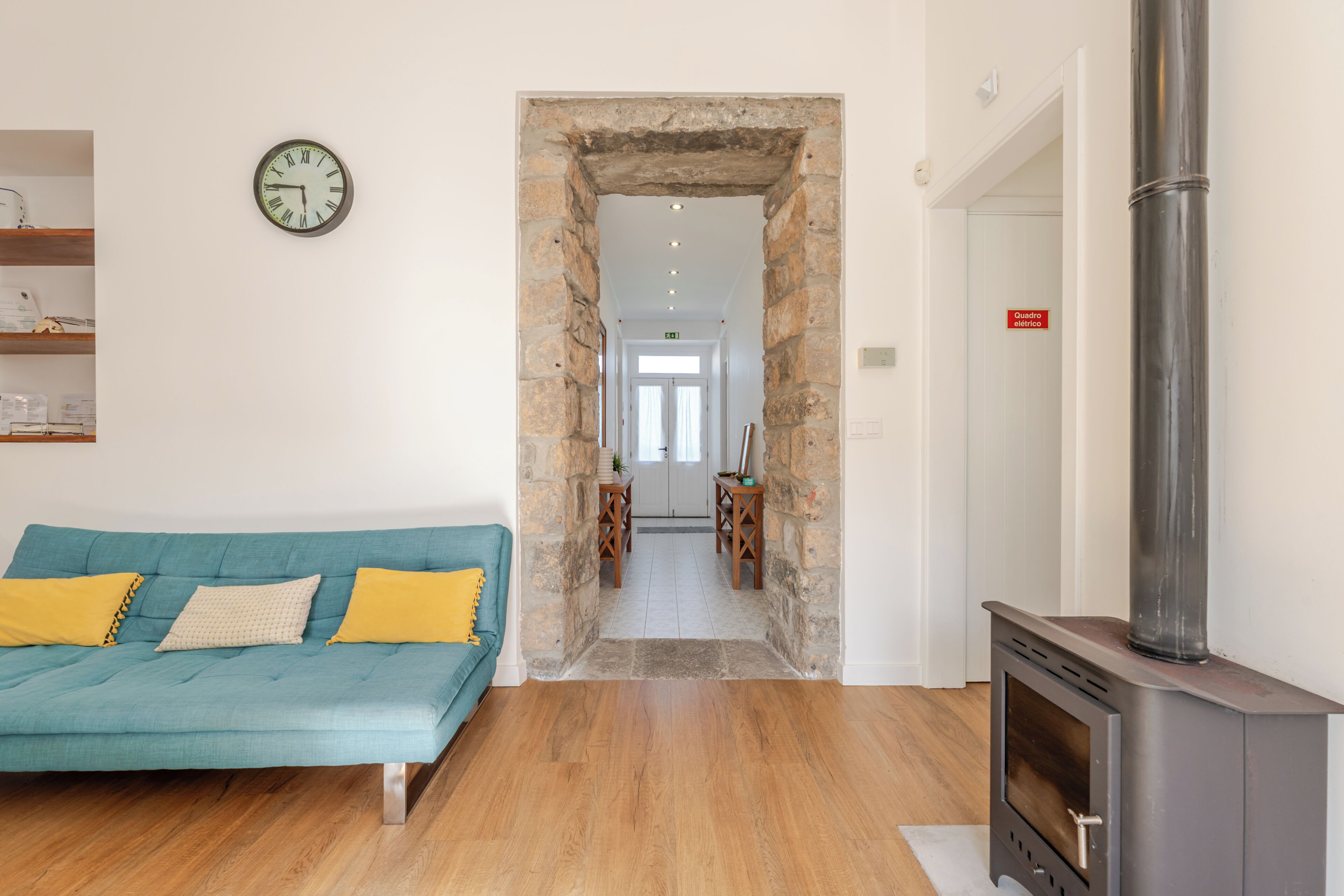 Casa, 2 quartos | Área de estar | TV de tela plana