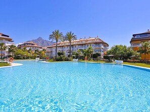 Seasonal outdoor pool