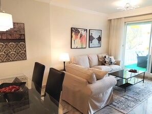 Apartment, 2 Bedrooms | Living area