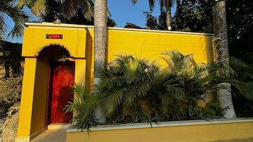 Body treatments, aromatherapy, body scrubs, facials, massages