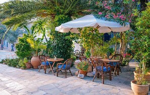 Terrace/patio - Greco Hotel (Hydra)