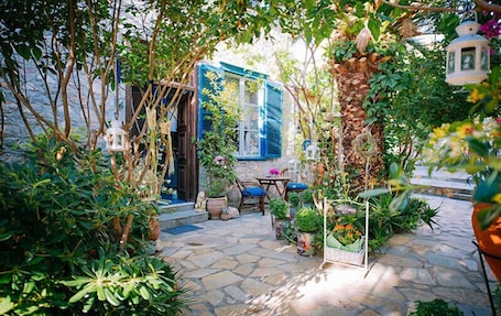 Double Room | Terrace/patio. Greco Hotel