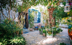 Double Room | Terrace/patio - Greco Hotel (Hydra)