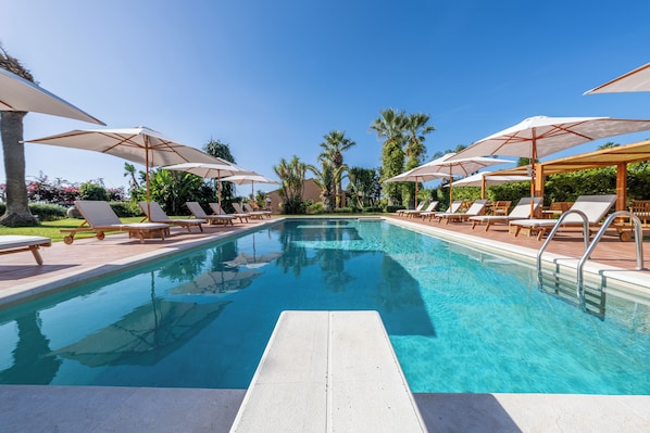 Outdoor pool - Villa Carlotta Resort (Agrigento)