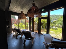 Salas para tratamentos a dois, sauna seca, sauna a vapor