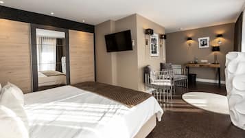 Junior Studio Suite, Valley View | Desk, cribs/infant beds, free WiFi, bed sheets