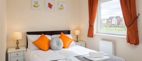 2 bedrooms, iron/ironing board, free WiFi, bed sheets