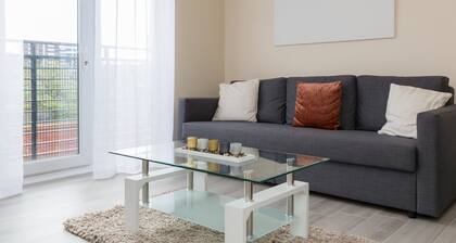 Luxury Two Bed Apartment With Parking - Wolverhampton