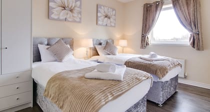 Luxury Two Bed Apartment With Parking - Wolverhampton