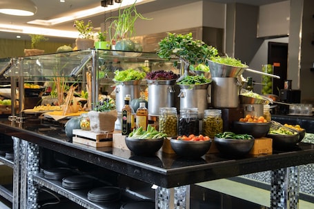 Daily full breakfast (SAR 85 per person)